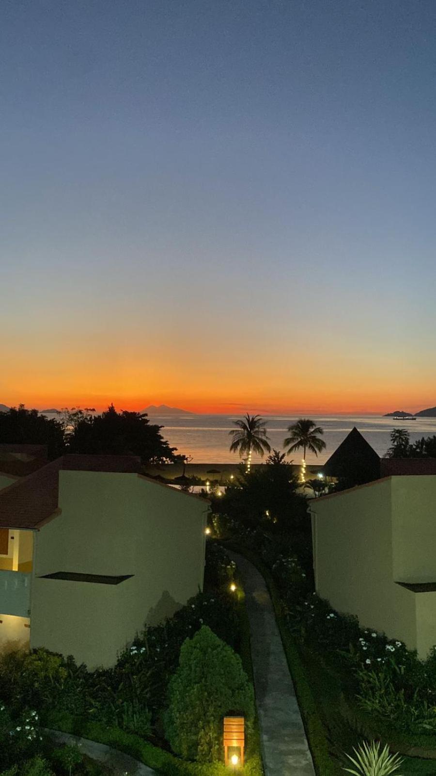 Luwansa Beach Hotel لابوان باجو المظهر الخارجي الصورة